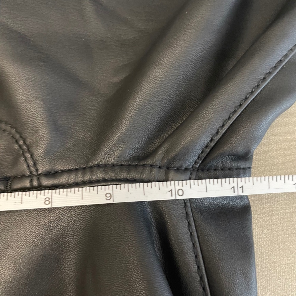 American Eagle Black Faux Leather Super Hi-Rise Flare Pants Womens 6 Regular - Picture 6 of 9